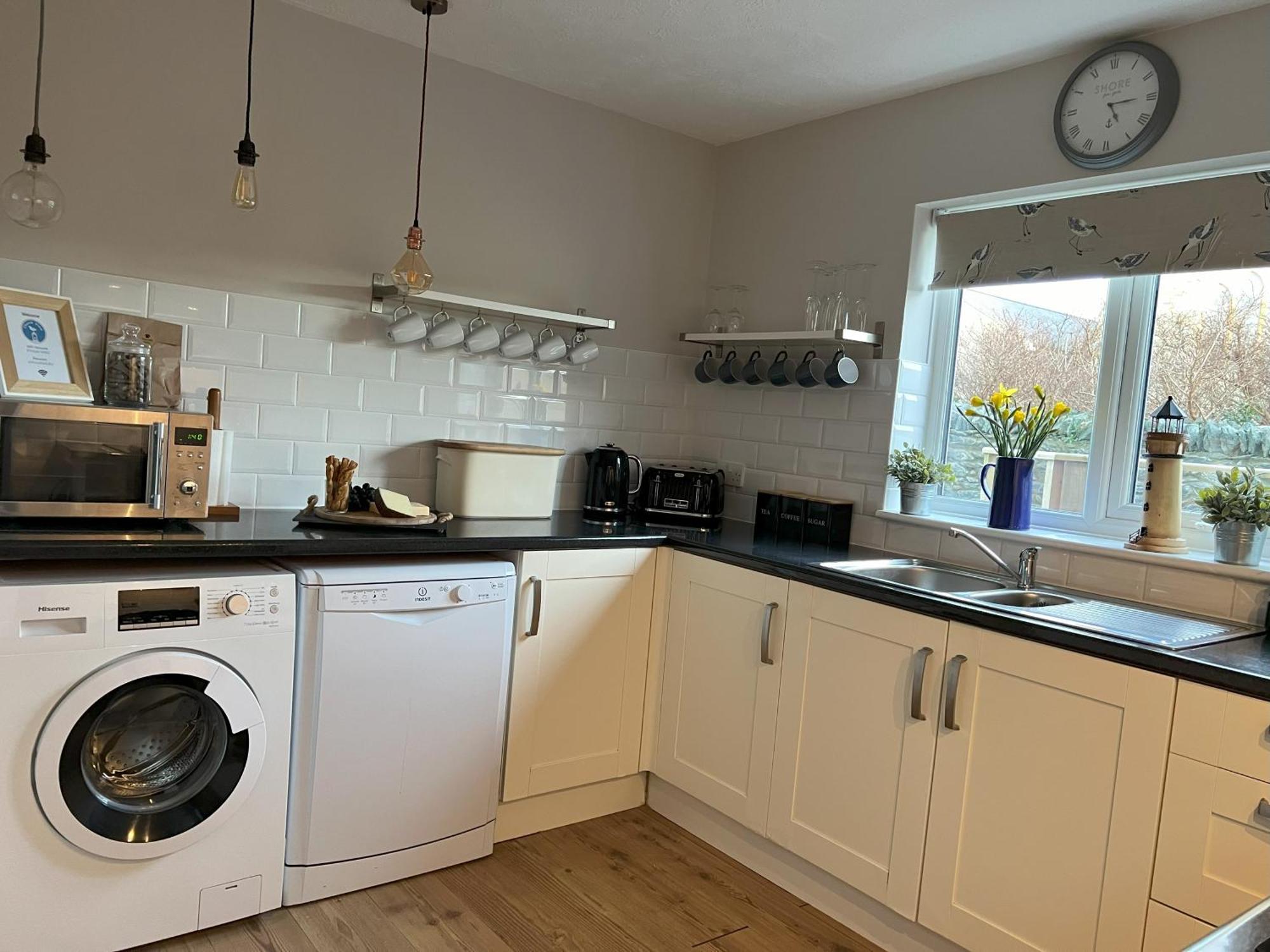 Coastal Retreat 150M From Beach Perfect For Families And Dogs Trearddur Kültér fotó
